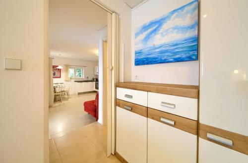 Dapur atau dapur kecil di Apartments Six