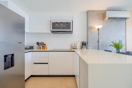Wynwood House San Franciscoにあるキッチンまたは簡易キッチン