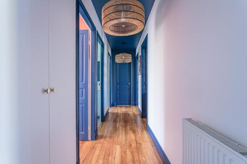 Photo de la galerie de l'établissement Charmant T4 rénové centre ville de Biarritz, à Biarritz