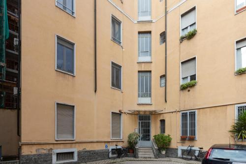 GuestHost - Bright Apartment - 650 m far from Arco della Pace