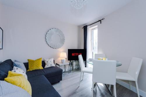 Zona d'estar a OPP Liverpool - Perfect for contractors and travellers, BIG SAVINGS booking 4 nights or more!