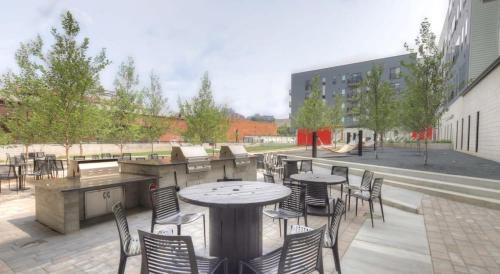 Εστιατόριο ή άλλο μέρος για φαγητό στο CozySuites Modern 1BR, Lawrenceville