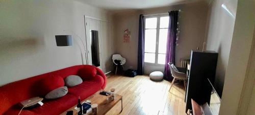 Appartement avec balcon dans résidence calme avec gardien -