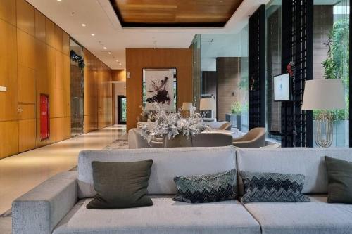 Gallery image of Apt Capitol Suite Senen 2 BR with Pool & Wifi by Damaresa in Jakarta