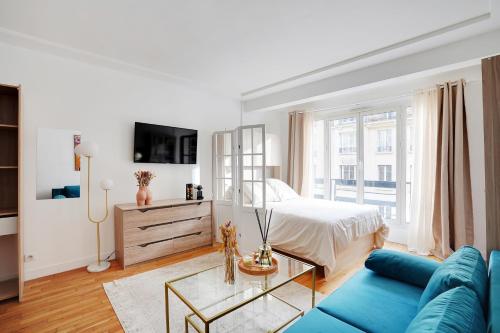 Parisian Charm Porte Maillot