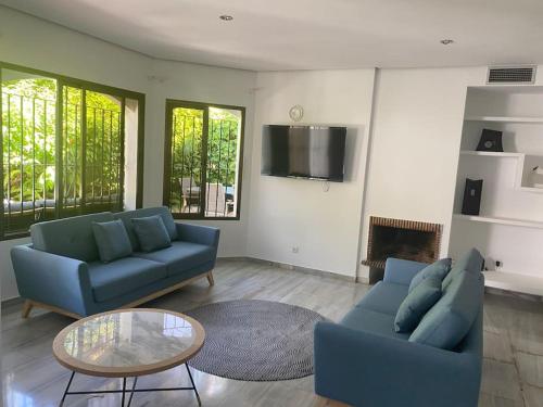Beach (3mins walk) Apartment. Newly Renovated.