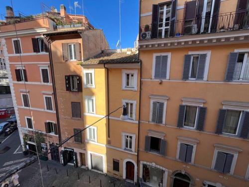 Boutique Signature Suite in the Heart of Ancient Rome