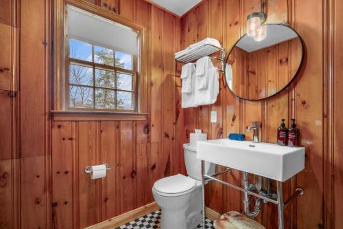 Ein Badezimmer in der Unterkunft 18 Manning Road Dennis Port Cape Cod - Salt