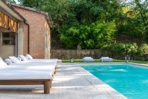 Bazén v ubytování La Scuola, Luxueuse villa avec piscine privée nebo v jeho okolí
