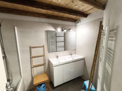 Ванная комната в Le clos Marie appartement Sainte Marguerite