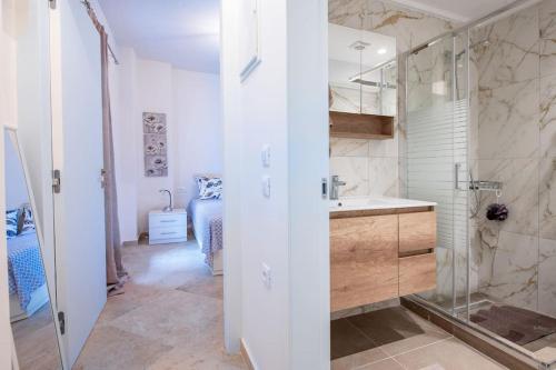 Rhodes Center Apartment