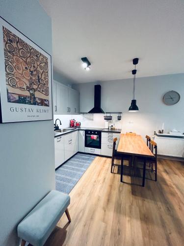 BoleslaviaApartments - Apartament Merci 4, private parking free, air condition