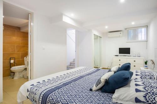 Posteľ alebo postele v izbe v ubytovaní Maison Marbella Puerto banus