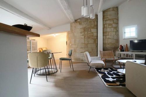 Uzès la Tour Médiévale Centre Historique