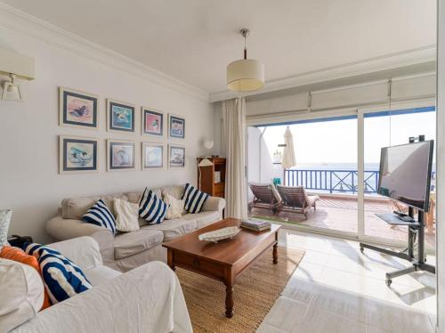 Los Erizos (Apartamento en primera Linea de mar)