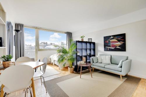 VICTOR HUGO - ARC de TRIOMPHE - TROCADERO