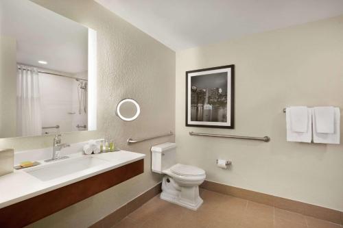 DoubleTree by Hilton Orlando Downtown Image