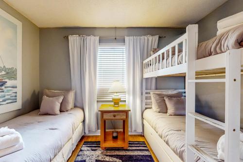 Un pat sau paturi într-o cameră la Hilton Head Resort 3413