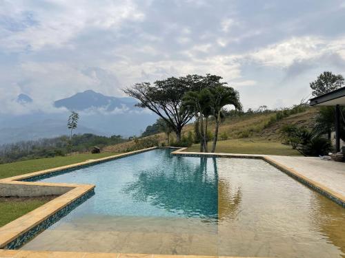 Finca Los Polines en Tarsoの敷地内または近くにあるプール