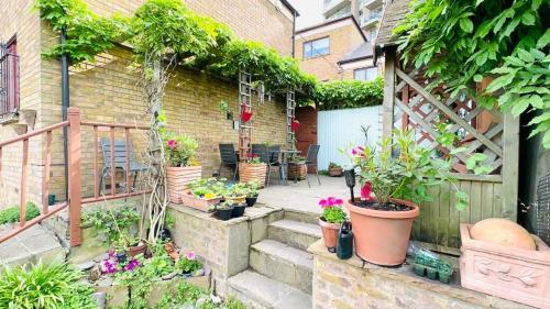 Amazing Location - City of London- 2 Bedroom Stunning Canal View House With Private Garden,Parking & Balcony photo 73