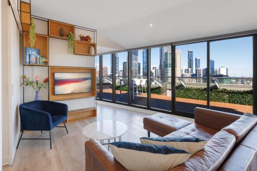 Χώρος καθιστικού στο Flinders Luxury Penthouse