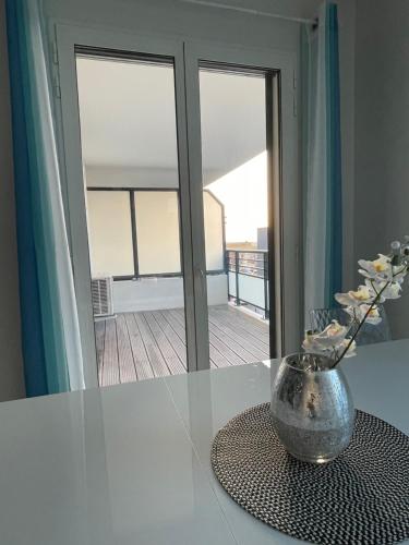 PRADO PLAGE DAVID - STADE VELODROME - PARC CHANOT - Luxury apartment by the Sea - Enjoy premium comfort with access to international TV channels from all over the world photo 71