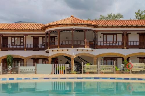 Bazén v ubytování Hotel Gran Sirius nebo v jeho okolí