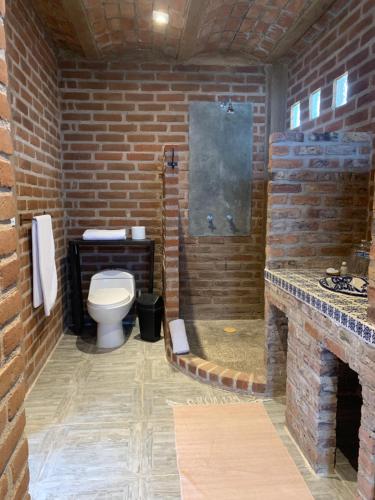 Un baño de Baja69 lodge