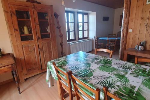 Fotografie z fotogalerie ubytování Gîte à la campagne 3 * proche A75 en Margeride. v destinaci La Roche