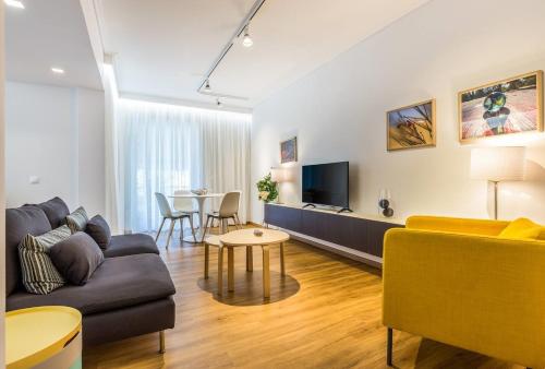 Elegance Vouliagmeni Gem Luxury Apt, Walk to Beach