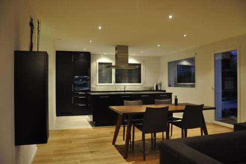 Köök või kööginurk majutusasutuses Bellevue Apartments Murten