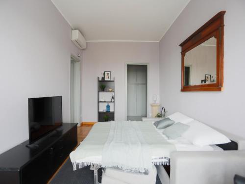 Posteľ alebo postele v izbe v ubytovaní The Best Rent - Spacious one-bedroom apartment in Moscova district