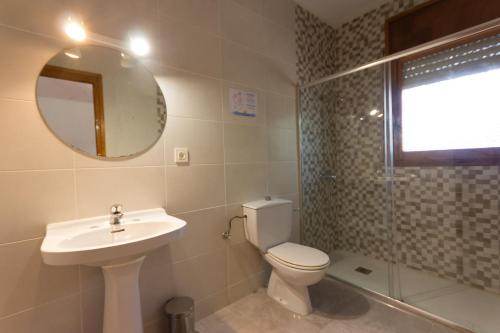 Kúpeľňa v ubytovaní INNOUTHOME GRAN CASA CON PISCINA Virgen Cinta