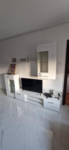 Televisyen dan/atau pusat hiburan di SylvanoStudioCenter