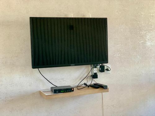TV a/nebo společenská místnost v ubytování Studio for rent