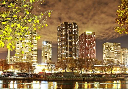 Γενική άποψη της πόλης Παρίσι ή θέα της πόλης από  αυτό το ξενοδοχείο διαμερισμάτων