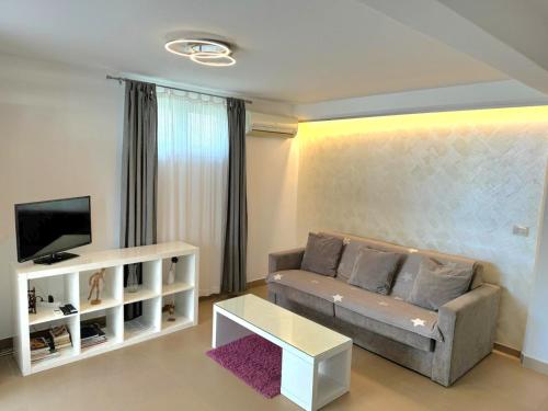 VILLA AX