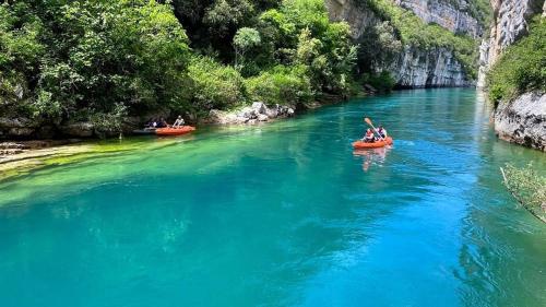 Un paisaje natural cerca de la casa vacacional