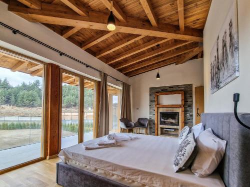 Postel nebo postele na pokoji v ubytování City Escape - 4 bedroom villa in Grand Hotel Therme by Flat Mаnager