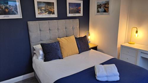 The Heart - Cosy 3 bedroom house with double driveway and Garden in Manchester photo 9