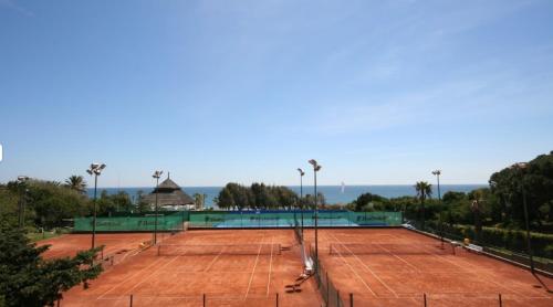 Very nice family apartment, direct pool access