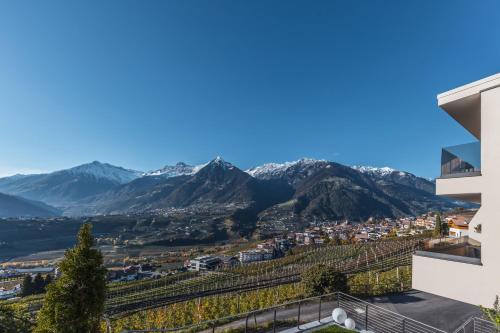 Nespecifikovaný výhled na hory nebo výhled na hory při pohledu z aparthotelu