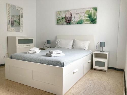 Кровать или кровати в номере Nestor de la Torre I by Canary365
