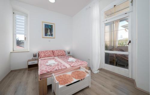 Cozy Apartment In Pula With Kitchen
