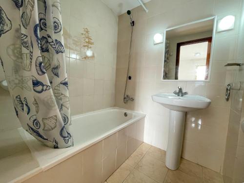 Koupelna v ubytování Apartamentos Neptuno Oropesa 3000