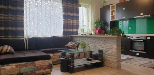 Kuchyň nebo kuchyňský kout v ubytování Home Away From Home