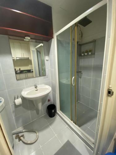 Koupelna v ubytování Sea Residences MOA Complex - Ruffa's Condotel