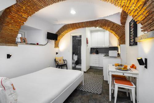 WHome Cozy Alfama Haven: Perfect for Exploring Lisbon