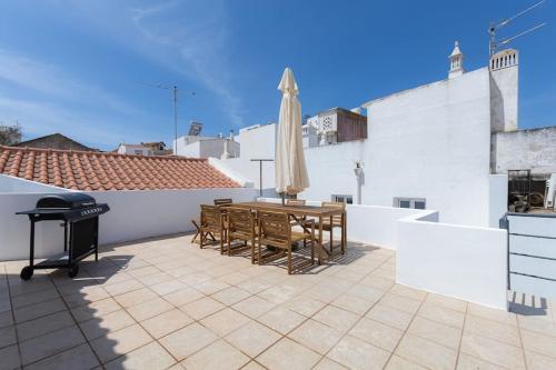Renovated historic ~Large & Cozy ~Casa Nespereira