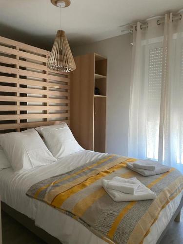 Katil atau katil-katil dalam bilik di Le Loft Gramat Gîte & Bien-Etre